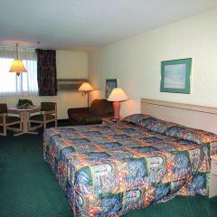 Shilo Inn Suites Hotel - Nampa Suites - Idaho комната для гостей фото 5