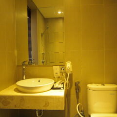 Bedrock Hotel Kuta Bali ванная