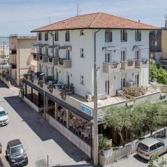 Отель Villa dei Gerani Италия, Римини - отзывы, цены и фото номеров - забронировать отель Villa dei Gerani онлайн парковка