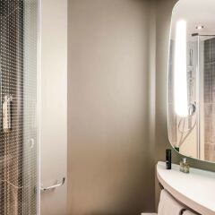Отель ibis Paris Coeur d'Orly Airport ванная фото 2