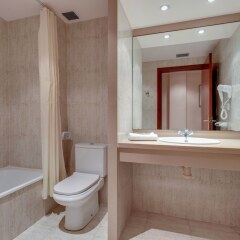 Отель Gran Garbi Mar Испания, Льорет-де-Мар - отзывы, цены и фото номеров - забронировать отель Gran Garbi Mar онлайн ванная фото 3