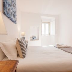 Апартаменты Moniz Blue One-Bedroom Apartment - by LU Holidays комната для гостей фото 3
