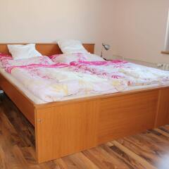 Отель Pension Lukas Guest House сейф в номере
