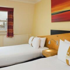 Отель Holiday Inn Express London Victoria комната для гостей фото 8