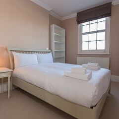 Отель 2 Bedroom Apartment in the Heart of Pimlico Великобритания, Лондон - отзывы, цены и фото номеров - забронировать отель 2 Bedroom Apartment in the Heart of Pimlico онлайн комната для гостей фото 2
