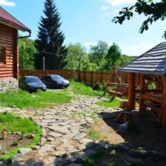 Гостиница Domik v Gorakh Guest House Украина, Поляна - отзывы, цены и фото номеров - забронировать гостиницу Domik v Gorakh Guest House онлайн с домашними животными