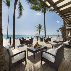 Отель Privilege Club at Ocean Blue & Sand - All Inclusive Доминикана, Пунта Кана - отзывы, цены и фото номеров - забронировать отель Privilege Club at Ocean Blue & Sand - All Inclusive онлайн гостиничный бар