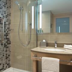 Гостиница Hampton by Hilton Moscow Strogino (Хэмптон бай Хилтон) в Москве - забронировать гостиницу Hampton by Hilton Moscow Strogino (Хэмптон бай Хилтон), цены и фото номеров Москва ванная фото 2