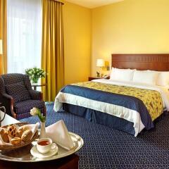 Отель Courtyard by Marriott Warsaw Airport в номере