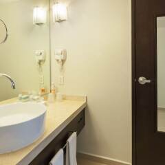 Отель Holiday Inn Express Guadalajara Iteso ванная фото 2