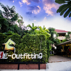 E-Outfitting Boutique Hotel Pattaya Паттайя парковка