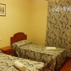 Отель Apartamentos Las Parcelas Испания, Кониль-де-ла-Фронтера - отзывы, цены и фото номеров - забронировать отель Apartamentos Las Parcelas онлайн комната для гостей