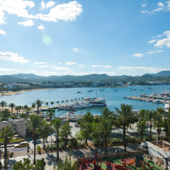 Отель The Red by Ibiza Feeling пляж