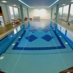 White Dream Hotel бассейн