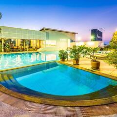 Апартаменты Laemtong Serviced Apartment бассейн фото 3