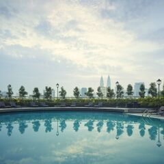 Отель Sunway Putra Hotel Малайзия, Куала-Лумпур - 2 отзыва об отеле, цены и фото номеров - забронировать отель Sunway Putra Hotel онлайн бассейн фото 2