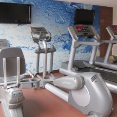 Отель Bond Place Hotel Канада, Торонто - 2 отзыва об отеле, цены и фото номеров - забронировать отель Bond Place Hotel онлайн фитнесс-зал фото 2