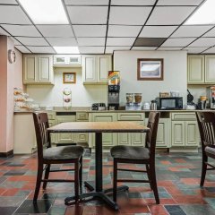 Quality Inn & Suites Binghamton Vestal in Hallstead, United States of America from 107$, photos, reviews - zenhotels.com