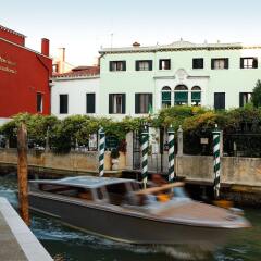 Отель Pensione Accademia - Villa Maravege Италия, Венеция - отзывы, цены и фото номеров - забронировать отель Pensione Accademia - Villa Maravege онлайн приотельная территория