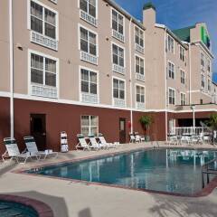 Отель Holiday Inn Express & Suites Sarasota East бассейн фото 3