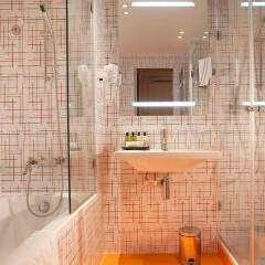 Отель Hôtel Cristal Champs Elysées Франция, Париж - отзывы, цены и фото номеров - забронировать отель Hôtel Cristal Champs Elysées онлайн ванная