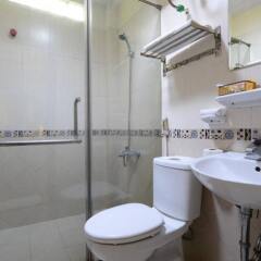 Отель Holiday Lakeview Hotel Вьетнам, Ханой - отзывы, цены и фото номеров - забронировать отель Holiday Lakeview Hotel онлайн комната для гостей фото 5
