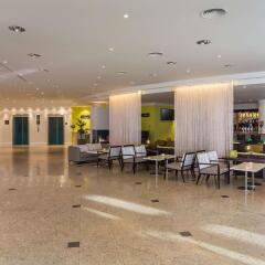 Отель Hilton Garden Inn Vienna South интерьер отеля фото 3