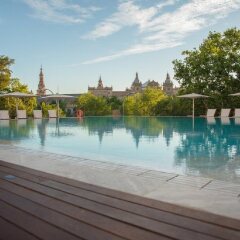 Отель Melia Sevilla бассейн