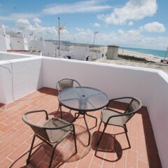 Отель Apartamentos centro de Conil Испания, Кониль-де-ла-Фронтера - отзывы, цены и фото номеров - забронировать отель Apartamentos centro de Conil онлайн балкон