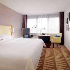 Отель Sheraton München Westpark Hotel Германия, Мюнхен - 1 отзыв об отеле, цены и фото номеров - забронировать отель Sheraton München Westpark Hotel онлайн комната для гостей фото 2