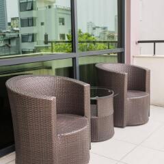 Skylark Hotel балкон