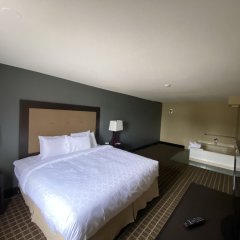 Отель Clarion Inn & Suites США, Маскегон-Хейтс - отзывы, цены и фото номеров - забронировать отель Clarion Inn & Suites онлайн комната для гостей фото 2