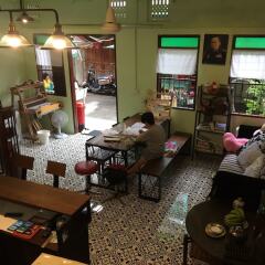 Baan Talat Phlu - Hostel питание