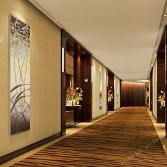 Royal Crown Hotel интерьер отеля фото 3