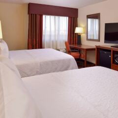 Отель Hampton Inn Frederick удобства в номере фото 2
