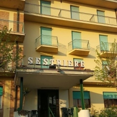 Nuovo Hotel Sestriere Кьянчиано Терме вид на фасад
