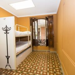 Отель The River Hostel Испания, Валенсия - 1 отзыв об отеле, цены и фото номеров - забронировать отель The River Hostel онлайн ванная фото 2