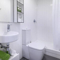 Отель TSH Campus Marina Residence Education community only Барселона ванная