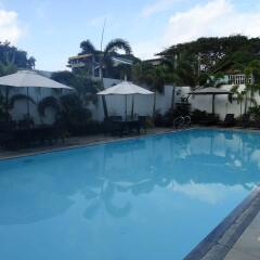 Отель Ipil Suites Puerto Princesa Филиппины, Пуэрто-Принцеса - отзывы, цены и фото номеров - забронировать отель Ipil Suites Puerto Princesa онлайн бассейн фото 2