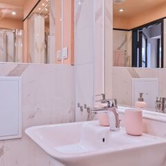 Апартаменты FM Luxury 1-BDR Apartment - ROSE София ванная фото 3