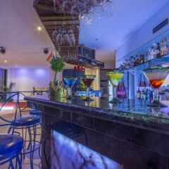 Отель Blue Chairs Resort by the Sea гостиничный бар
