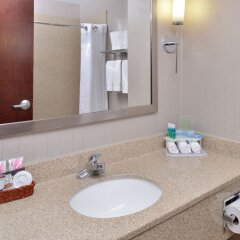 Holiday Inn Express Hotel & Suites Lafayette, an IHG Hotel in Lafayette, United States of America from 117$, photos, reviews - zenhotels.com bathroom
