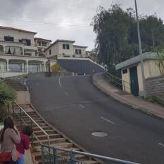 Отель With one Bedroom in Santa Cruz, With Wonderful sea View, Enclosed Garden and Wifi - 1 km From the Beach Португалия, Санта-Крус - отзывы, цены и фото номеров - забронировать отель With one Bedroom in Santa Cruz, With Wonderful sea View, Enclosed Garden and Wifi - 1 km From the Beach онлайн вид на фасад