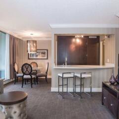 Отель La Grande Residence Vancouver at The Sutton Place Hotel Канада, Ванкувер - отзывы, цены и фото номеров - забронировать отель La Grande Residence Vancouver at The Sutton Place Hotel онлайн интерьер отеля фото 3