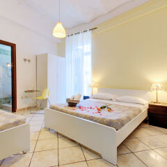 Отель B&B In the Center You Too комната для гостей фото 4