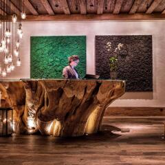Отель The Alpina Gstaad интерьер отеля