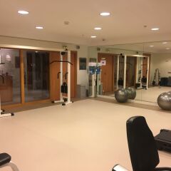 Evergreen Laurel Hotel фитнесс-зал