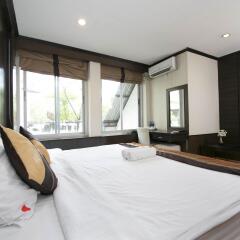 Отель Everest Boutique 8 Inn Бангкок комната для гостей