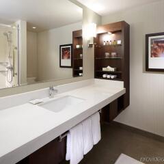 Отель Delta Hotels by Marriott Montreal Канада, Монреаль - отзывы, цены и фото номеров - забронировать отель Delta Hotels by Marriott Montreal онлайн ванная