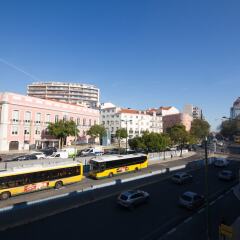 Апартаменты Sweet Lisbon Arts Holiday Apartment городской автобус